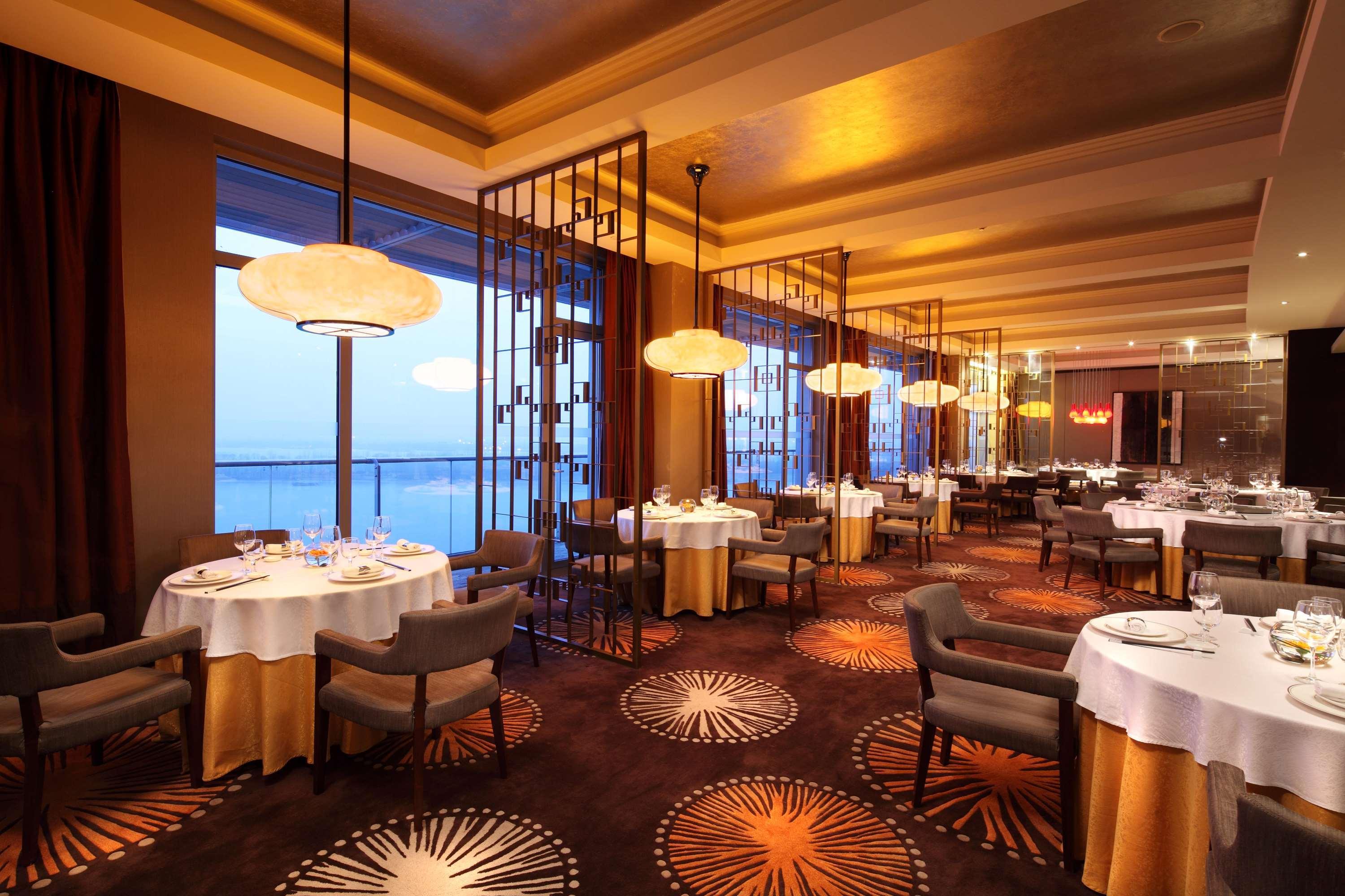 Hilton Nanjing Riverside Εστιατόριο φωτογραφία